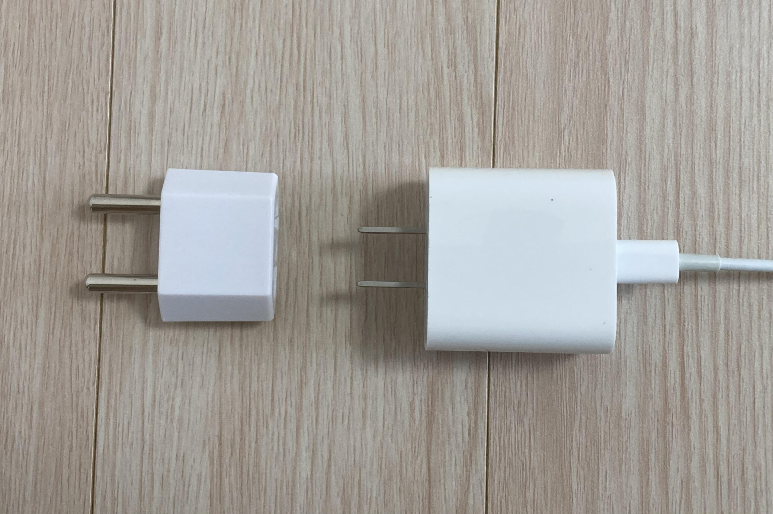 韓国対応変換プラグとスマホ充電器